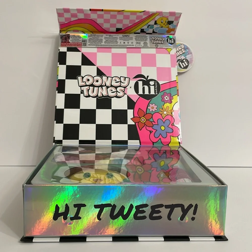 Looney Tunes x Hi Peach Layne Tweety Spa Gift Set